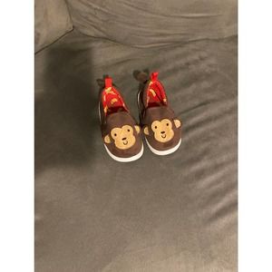 Baby’s monkey shoes